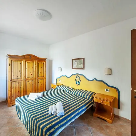 Apartment Nice In With Kitchenette Golfo Aranci